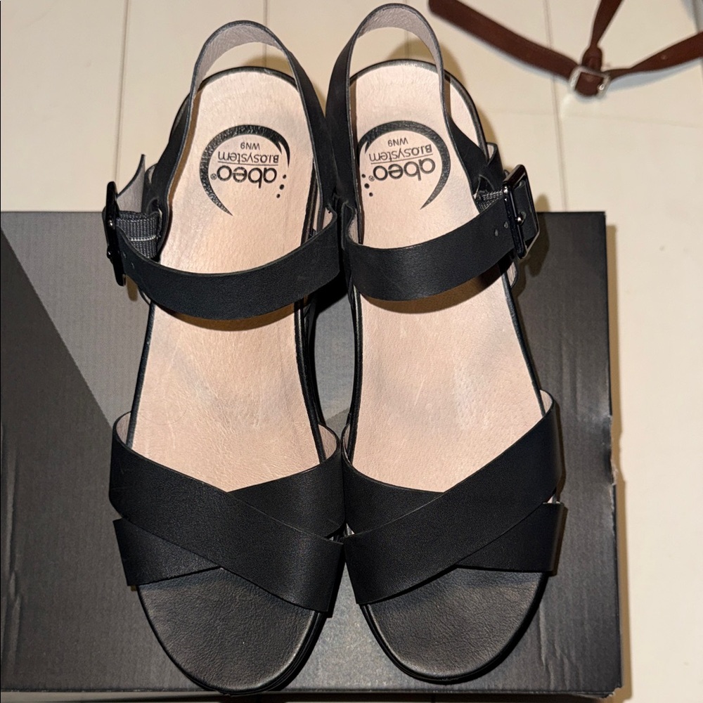Abeo Black Crisscross Leather Slingback Sandals - Picture 2 of 9